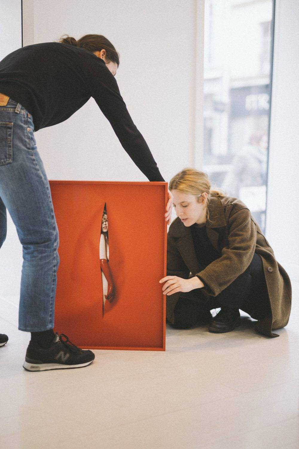 Unveiling the extraordinary in the ordinary - en Say Who - le