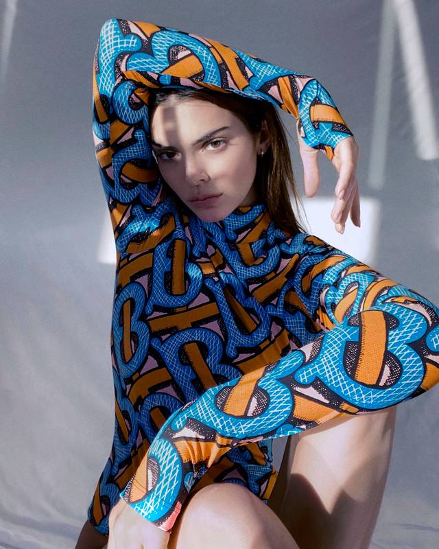 Kendall Jenner X Burberry : la Surf session de l'été