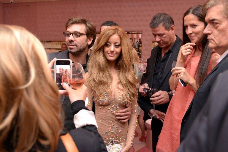  - Inauguration de la pâtisserie-boudoir de Zahia Dehar