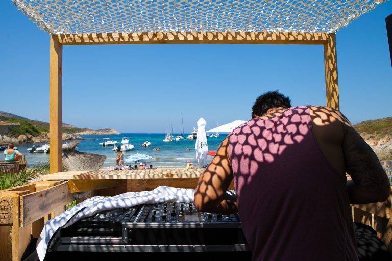  - La Plage Schweppes à Calvi : Day 1