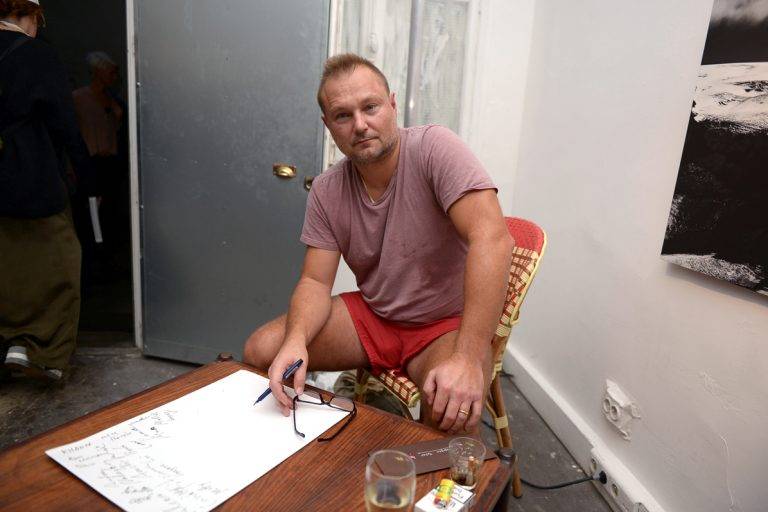  - Signature du livre Woo! de Juergen Teller