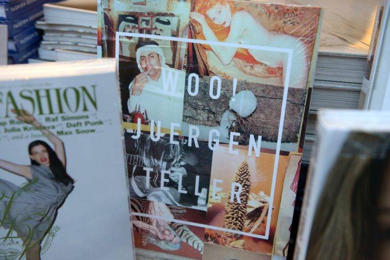 Signature du livre Woo! de Juergen Teller