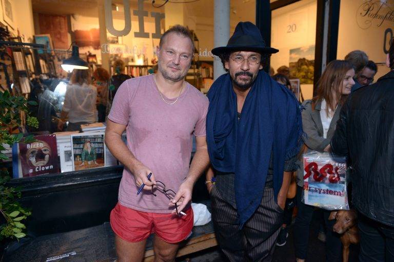  - Signature du livre Woo! de Juergen Teller