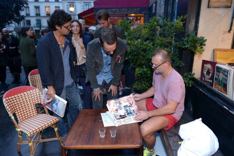 Signature du livre Woo! de Juergen Teller