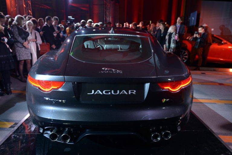Cocktail de présentation Jaguar F-type coupé