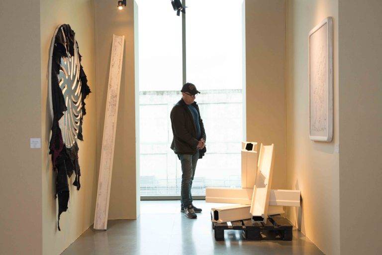 OFFLINE Galerie Nicolas Hugo, Rofaïda Zaïd Gallery et Artsper