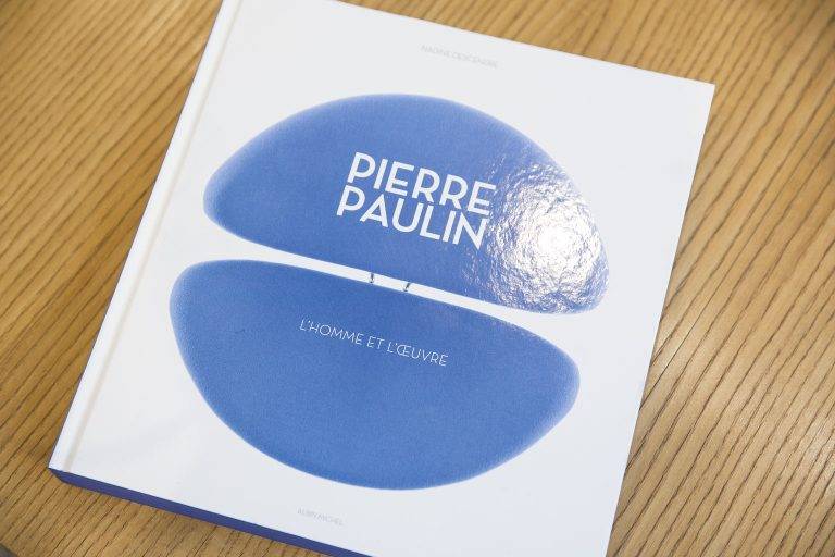 Signature du livre ‘Pierre Paulin : l’homme et L’oeuvre’ de Nadine Descendre