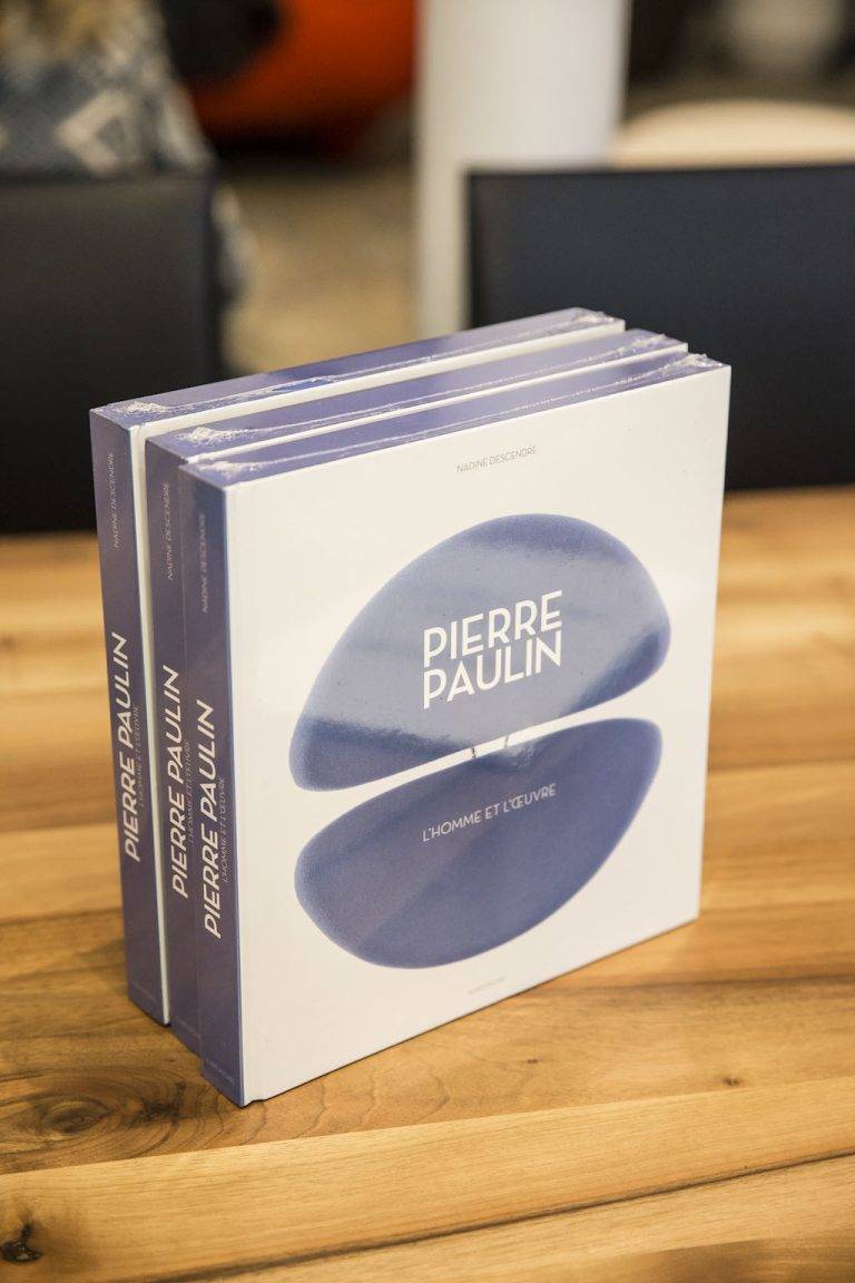 Signature du livre ‘Pierre Paulin : l’homme et L’oeuvre’ de Nadine Descendre