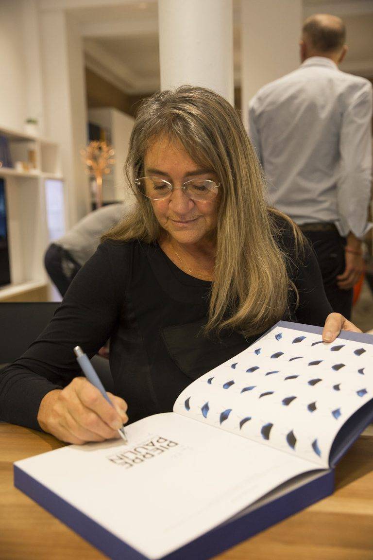  - Signature du livre ‘Pierre Paulin : l’homme et L’oeuvre’ de Nadine Descendre