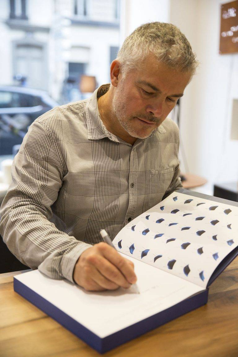  - Signature du livre ‘Pierre Paulin : l’homme et L’oeuvre’ de Nadine Descendre