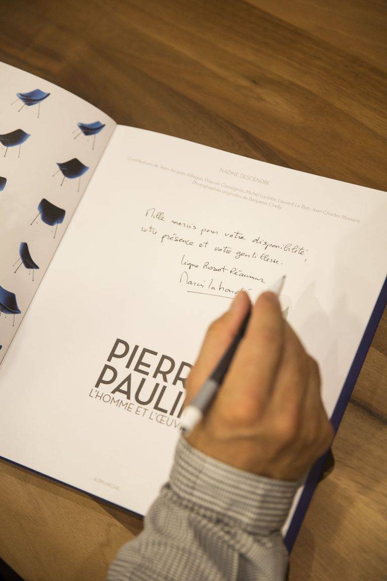 Signature du livre ‘Pierre Paulin : l’homme et L’oeuvre’ de Nadine Descendre