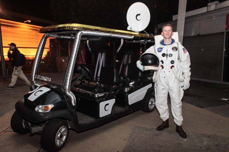 Unbottle Yourself avec Sébastien Tellier, Inès Mélia et The Magician