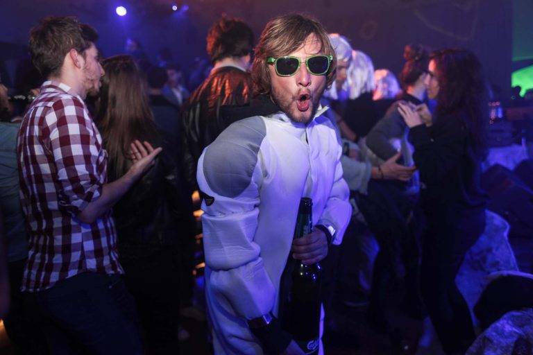 Unbottle Yourself avec Sébastien Tellier, Inès Mélia et The Magician