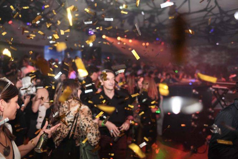 Unbottle Yourself avec Sébastien Tellier, Inès Mélia et The Magician