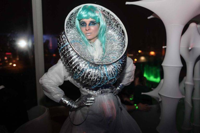 Unbottle Yourself avec Sébastien Tellier, Inès Mélia et The Magician