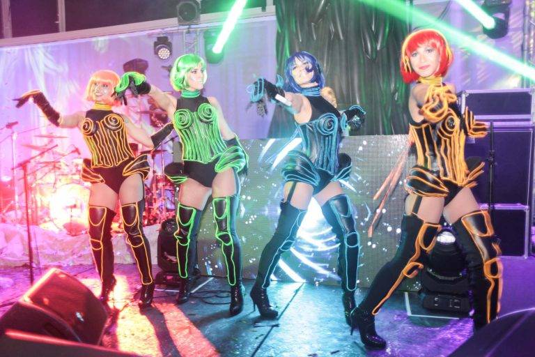 Unbottle Yourself avec Sébastien Tellier, Inès Mélia et The Magician