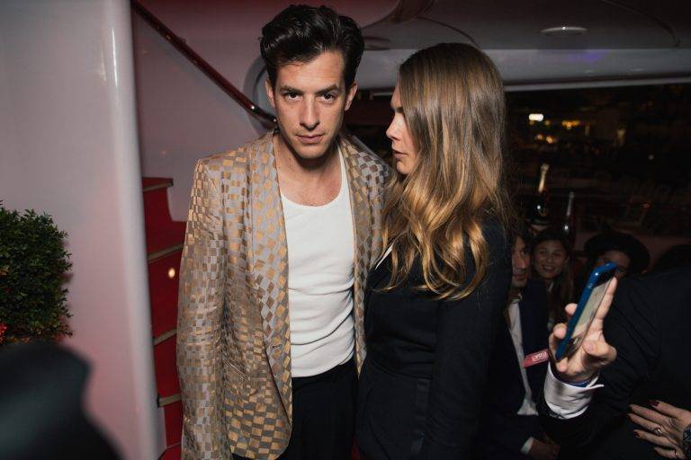  - Mumm dévoile sa première bouteille connectée w/ Mark Ronson