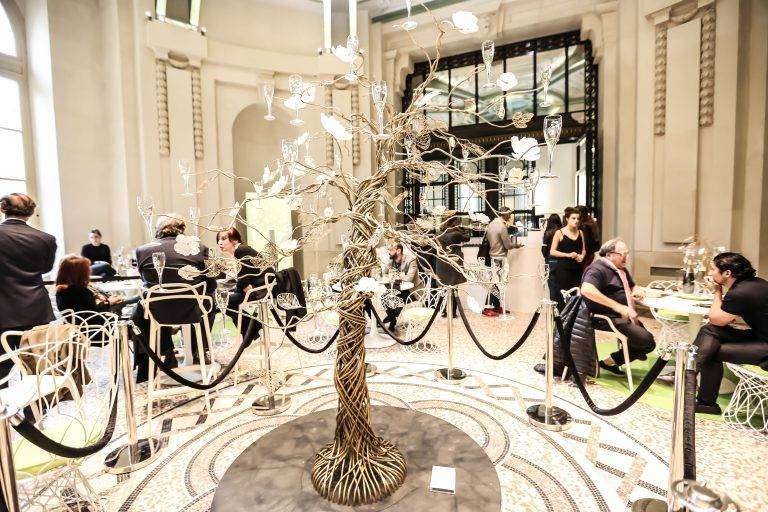 FIAC 21015 – Floraison enchantée de la maison Perrier-Jouët