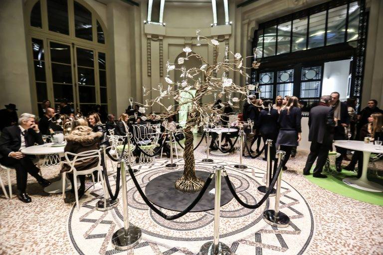 FIAC 21015 – Floraison enchantée de la maison Perrier-Jouët