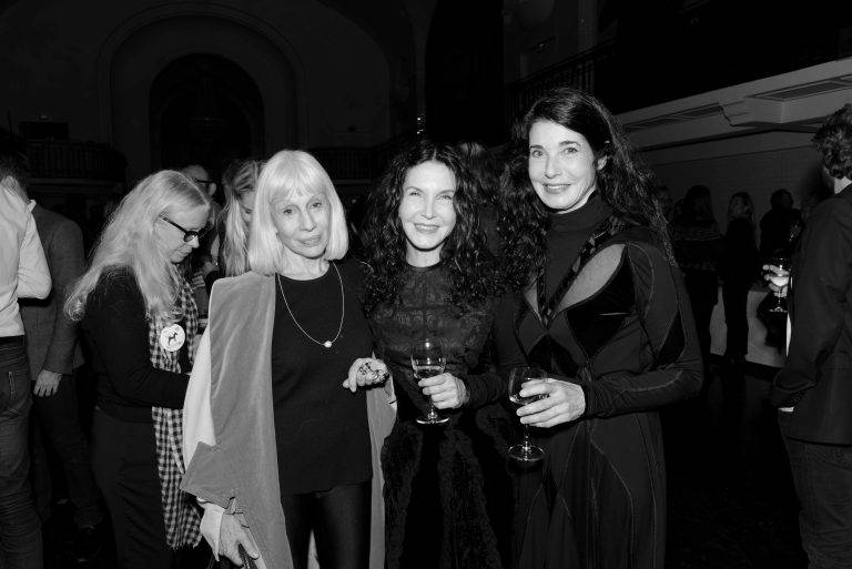  - Marie-Agnès Gillot, Marianne Faithfull et les soeurs Labèque sur scène pour ICCARRE