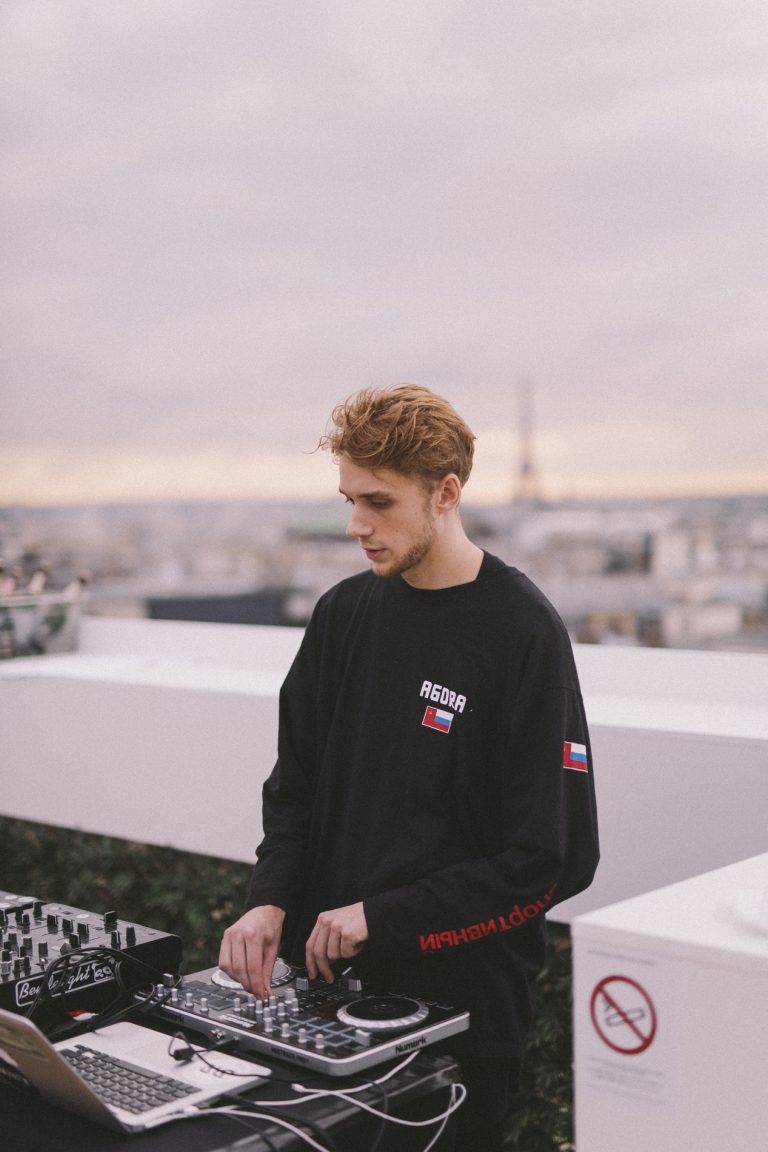 Haegue Yang investit les Galeries Lafayette