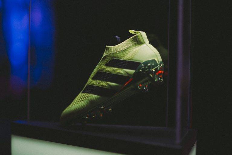 Adidas illumine le Palais Brongniart avec Stadium of lights