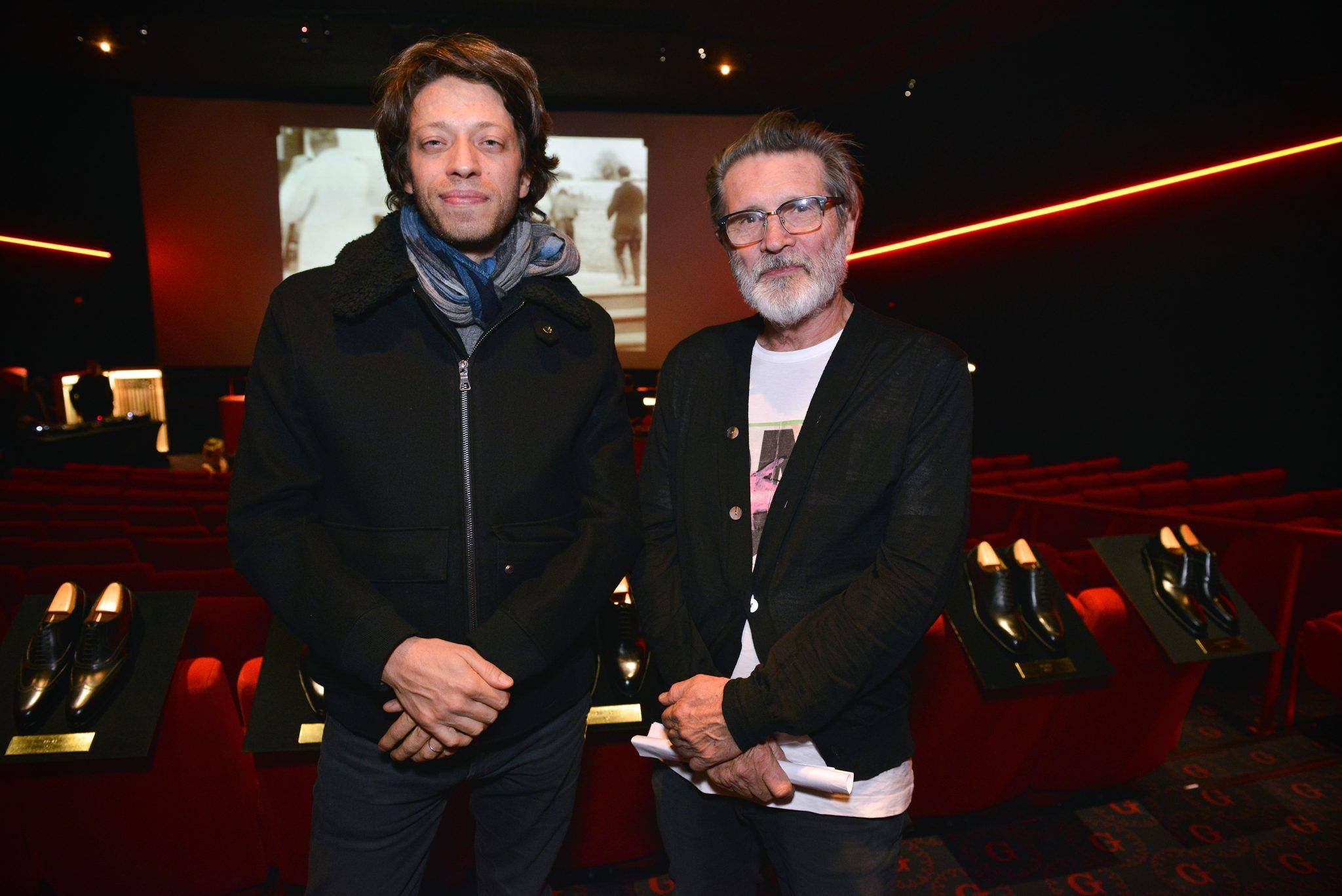  - J.M. Weston fait son cinéma sur les Champs Elysées