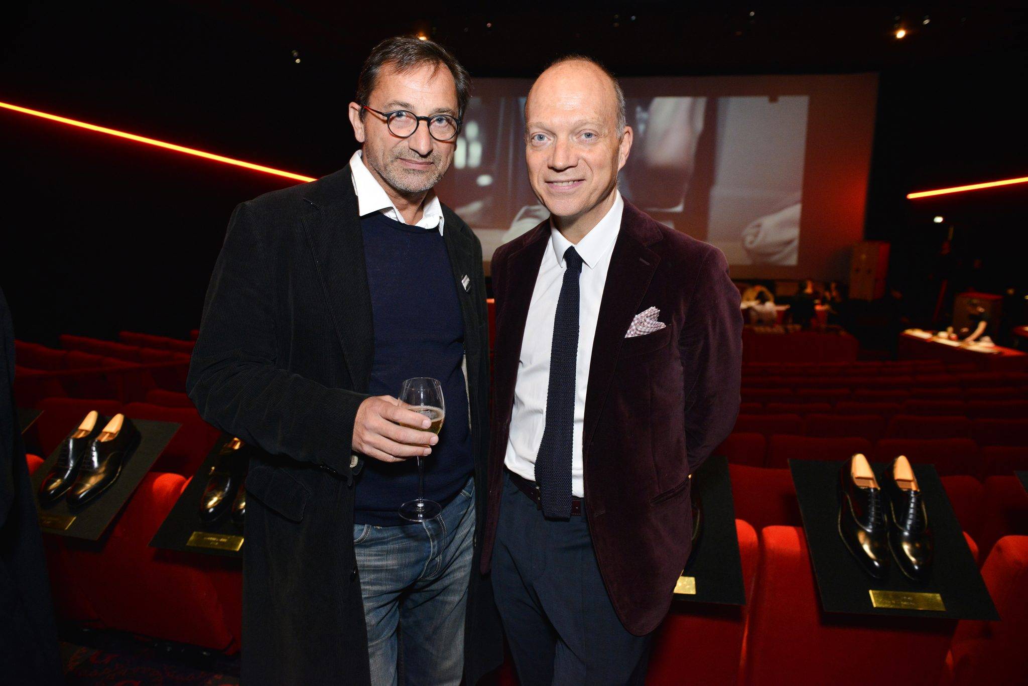  - J.M. Weston fait son cinéma sur les Champs Elysées