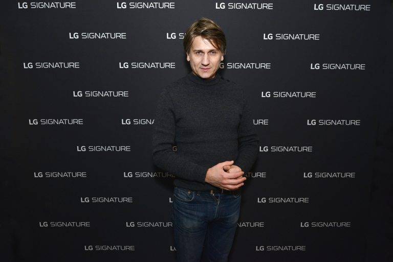  - Technological haute couture from LG Signature exhibits at Beaubourg