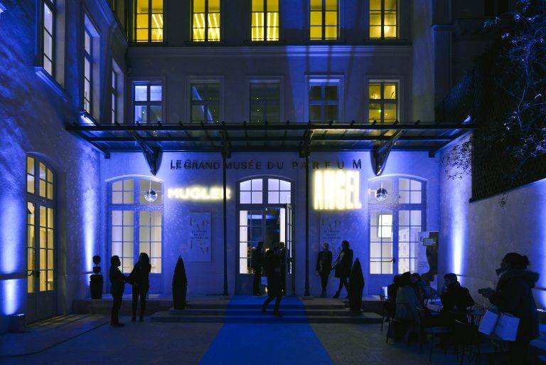 Angel de Thierry Mugler fête 25 ans au paradis