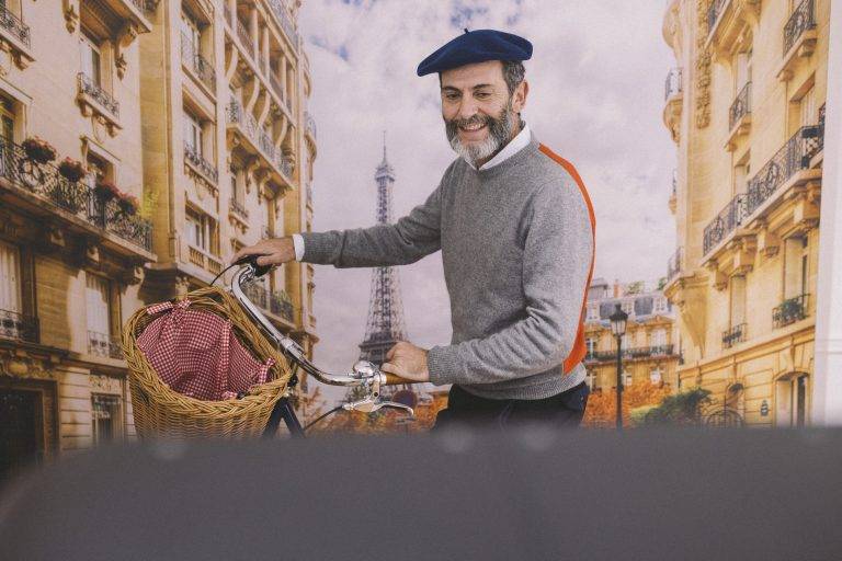 Lipault dévoile sa capsule avec Inès de la Fressange