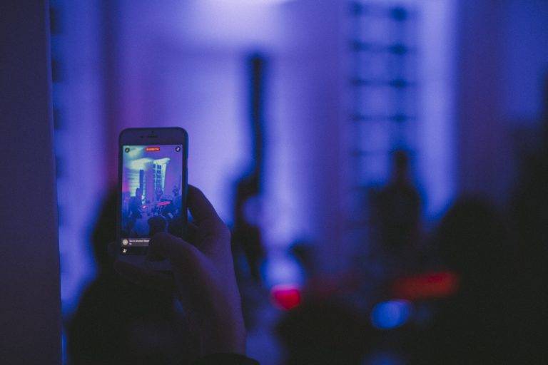 Lipault dévoile sa capsule avec Inès de la Fressange