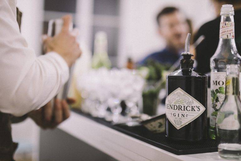 Lipault dévoile sa capsule avec Inès de la Fressange