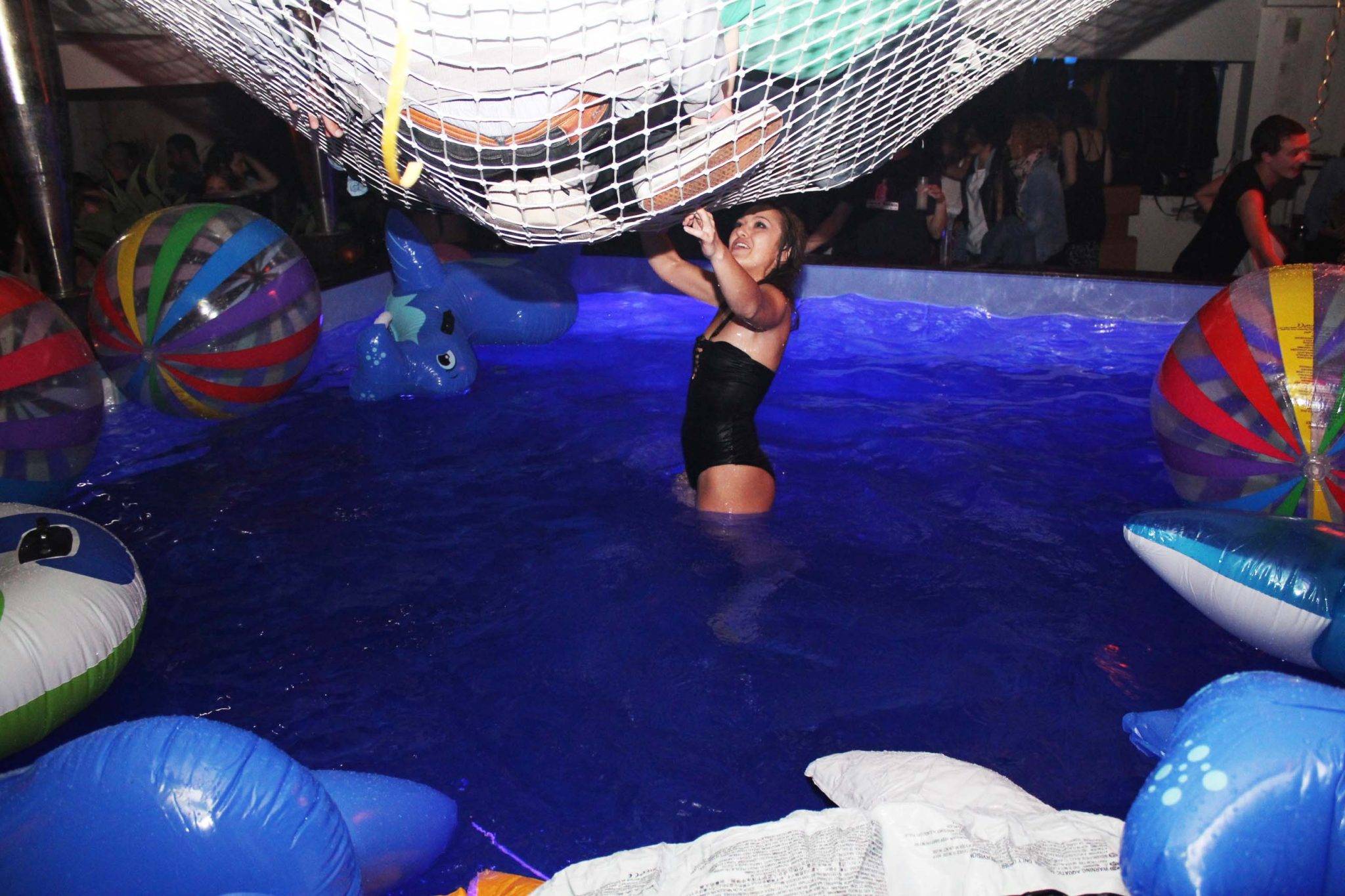  - WAAATCH THE CREW party