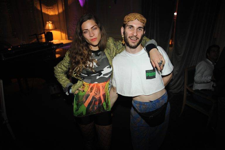  - Materialiste Party