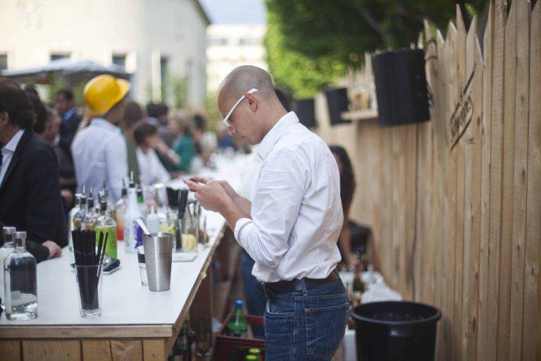 Remise de médaille à Pascale Cayla