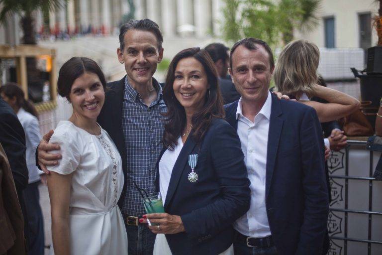  - Remise de médaille à Pascale Cayla