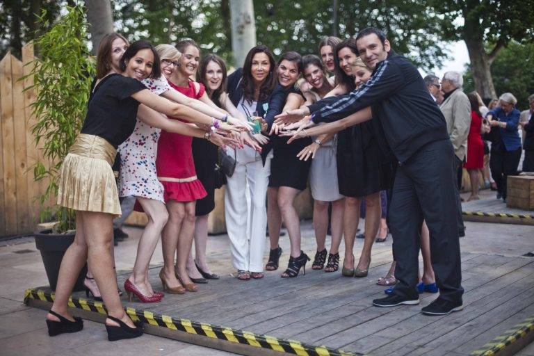 Remise de médaille à Pascale Cayla