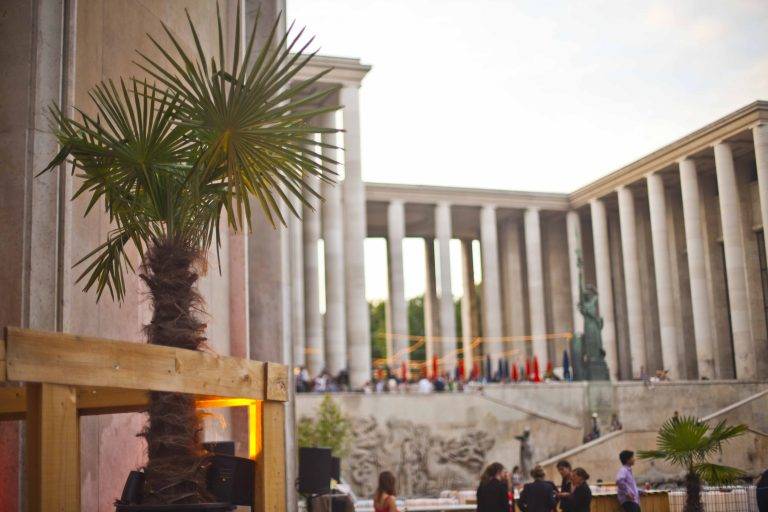 Remise de médaille à Pascale Cayla
