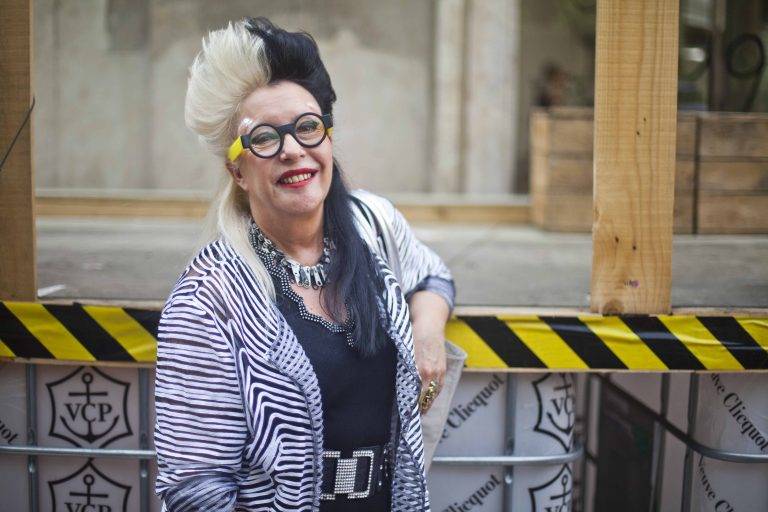  - Remise de médaille à Pascale Cayla