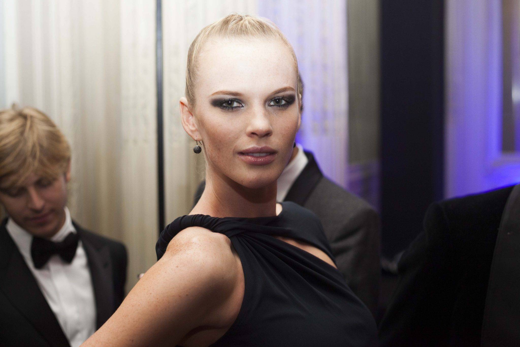  - Carine Roitfeld x MAC Ball