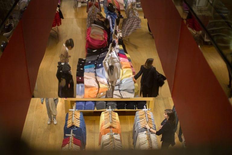 Shopping privé Uniqlo x Andrea Crews