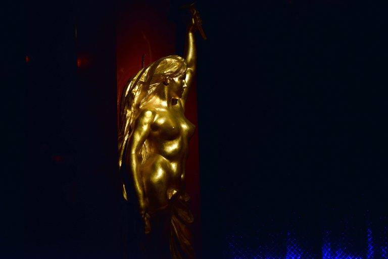 Diesel présente Möbius