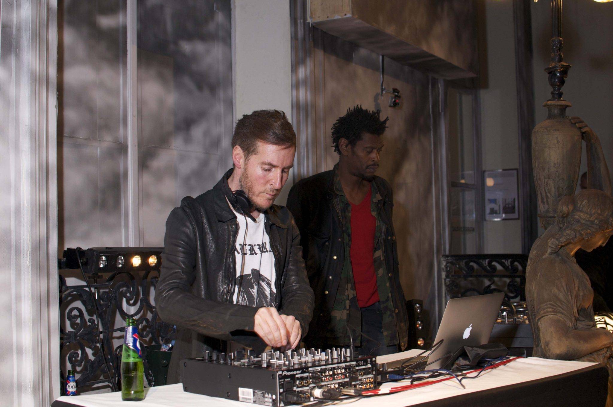  - Vernissage JR « Encrages » / Live Massive Attack