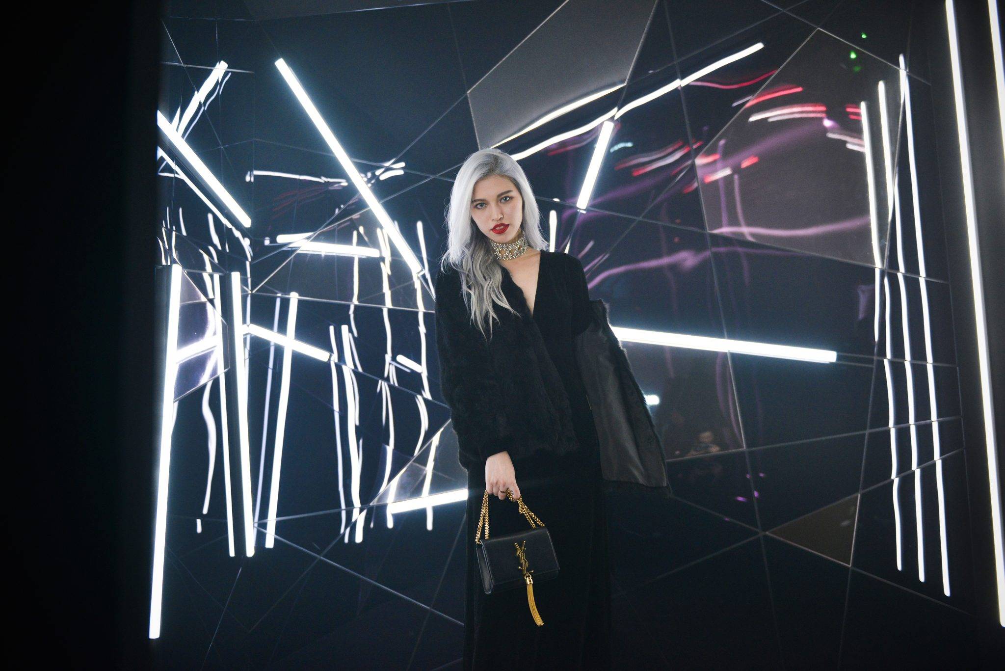  - Zoë Kravitz et Travis Scott font bouger le YSL Beauty Club