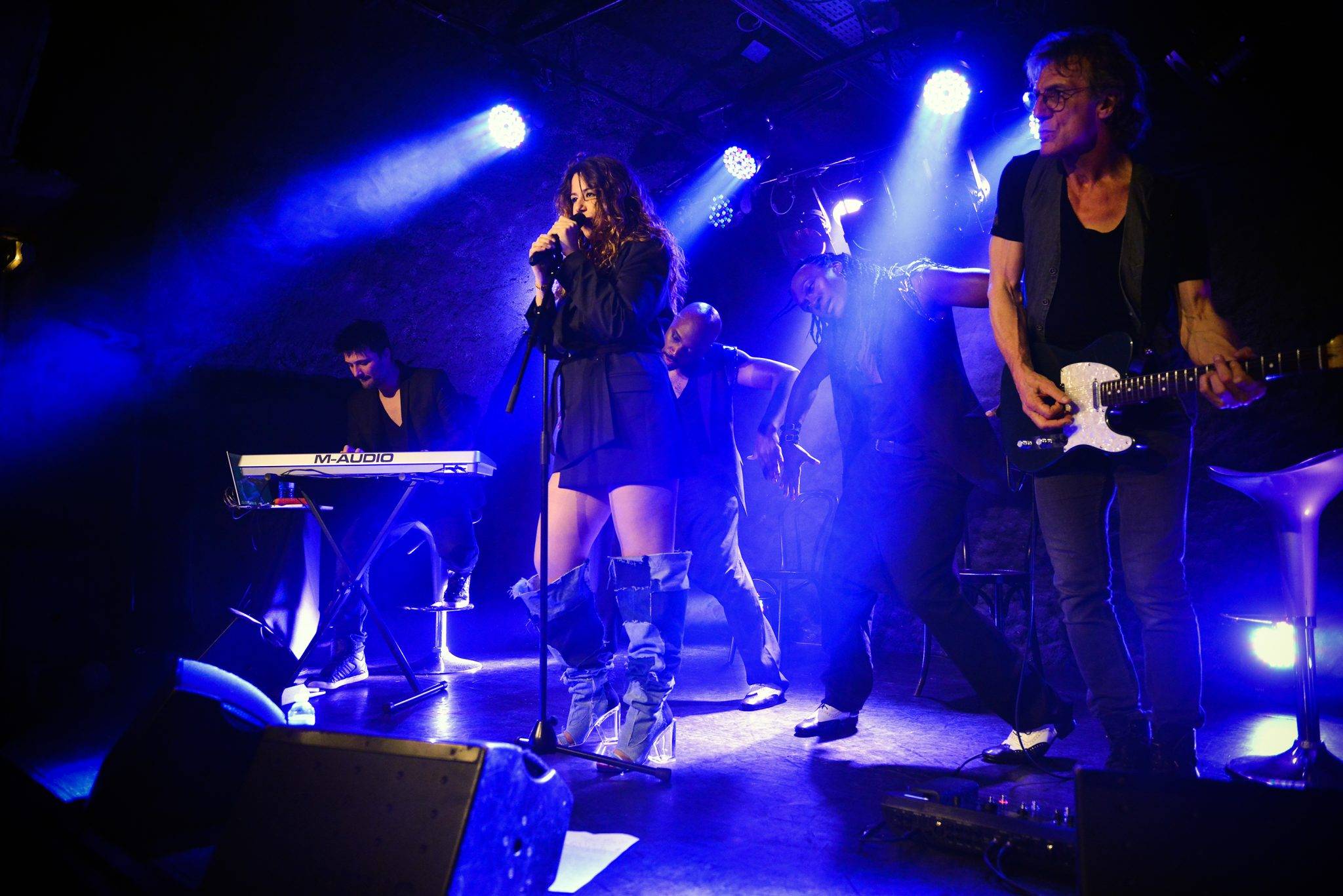  - Sur la scène du Sentier des Halles, Chanez est « Attachiante »