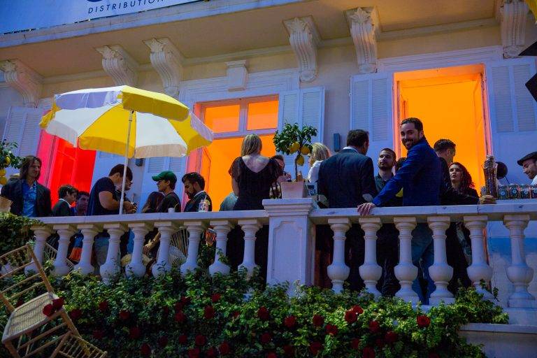 Kate Upton et Karolina Kurkova fêtent l’Amore de Ricardo Rojas à la Villa AH