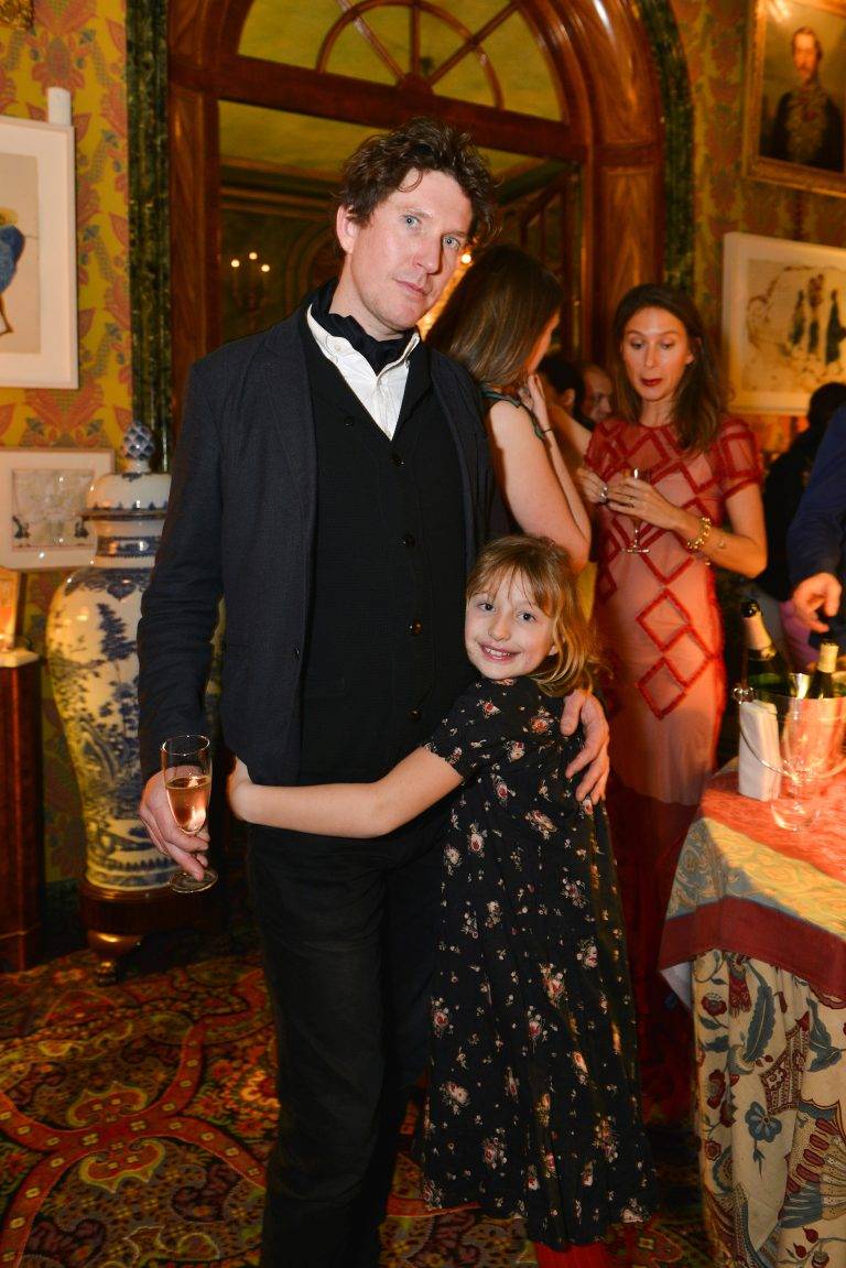  - Isabelle d’Ornano ouvre les portes de son appartement à Quentin Jones