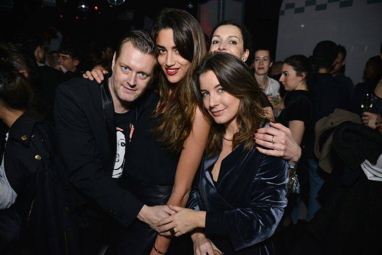  - Grace Hartzel et Hayett McCarthy passent des podiums aux platines pour la soirée Linda Farrow