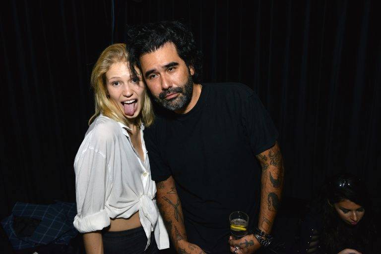  - Grace Hartzel et Hayett McCarthy passent des podiums aux platines pour la soirée Linda Farrow